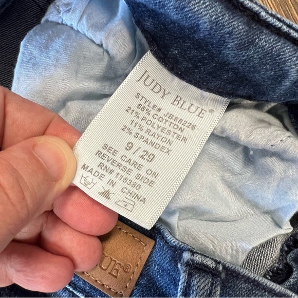 Judy Blue Keene Mid Rise Bleach Splattered Mineral Wash Relaxed Fit SZ 9/29 - Picture 9 of 9